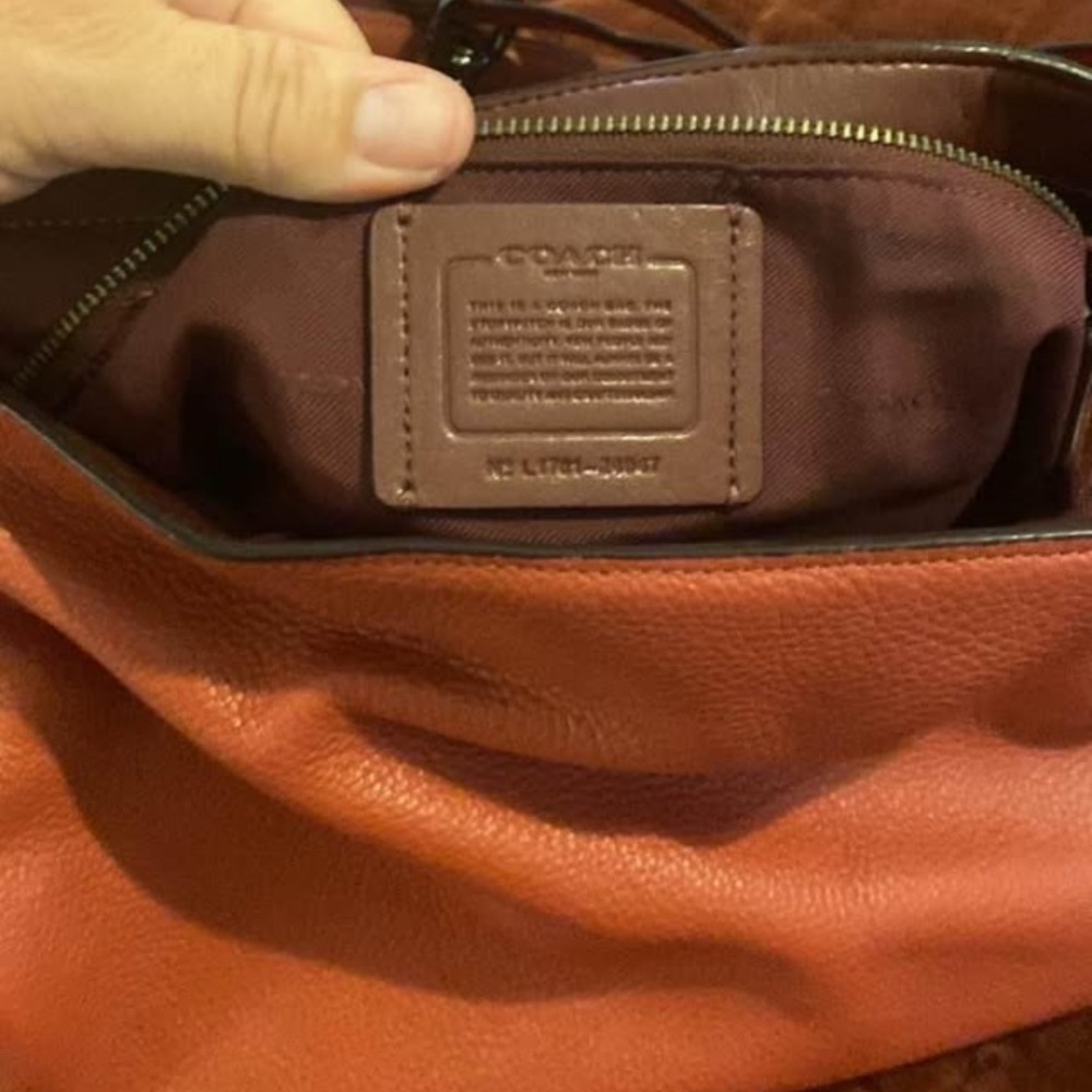 Coach Red Shoulder Bag with Elegant Design